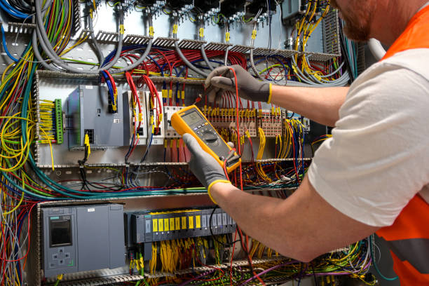 Best Licensed Electrician  in Highpoint, OH